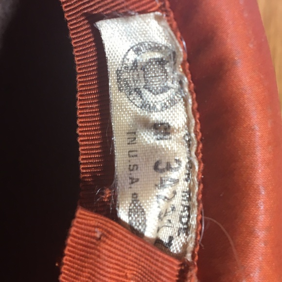 Rust Feathered hat from Grandma Jahn Collection - Picture 6 of 8